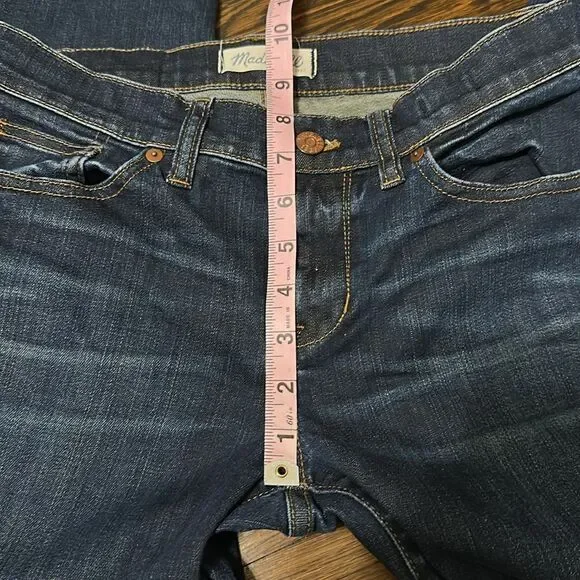 Madewell Skinny Jeans in a dark wash - Size 27 - Picture 7 of 7